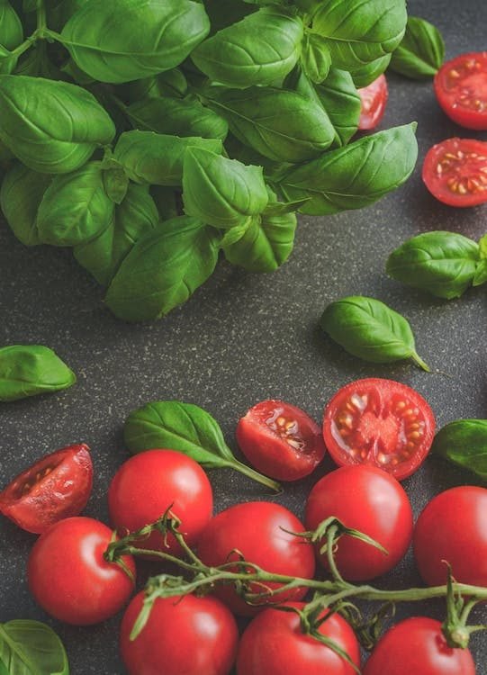 Reasons Why Your Tomatoes are Splitting and How to Stop It In 6 ways?