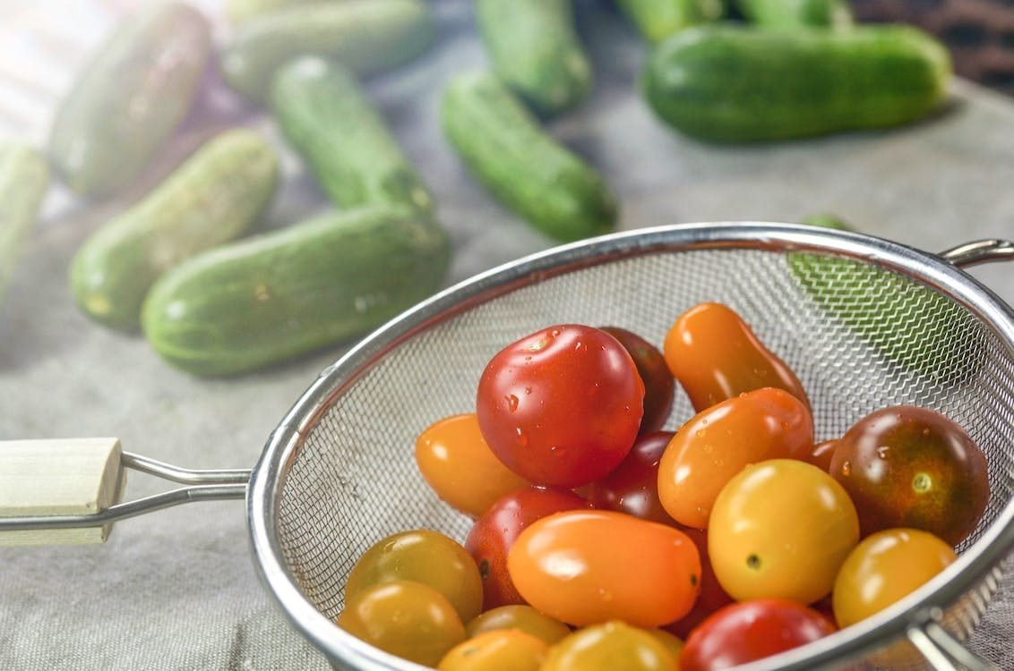 Is Growing Tomato Plants From Sliced Tomato Beneficial?